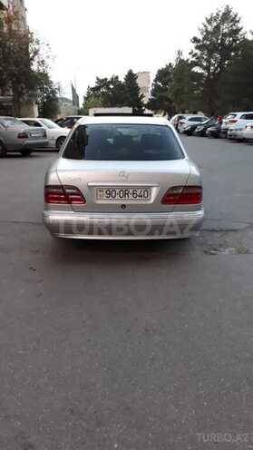 Mercedes E 240 2001, 270,000 km - 2.4 l - Bakı