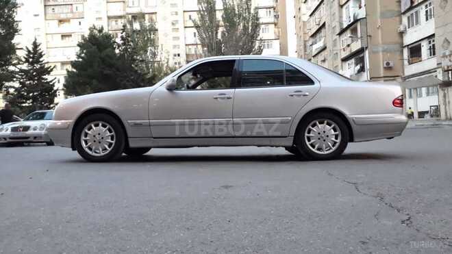 Mercedes E 240 2001, 270,000 km - 2.4 l - Bakı