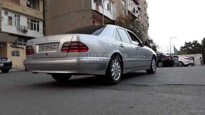 Mercedes E 240 2001, 270,000 km - 2.4 l - Bakı