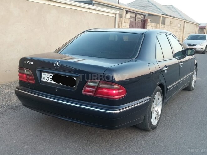 Mercedes E 220 2001, 343,000 km - 2.2 l - Bakı