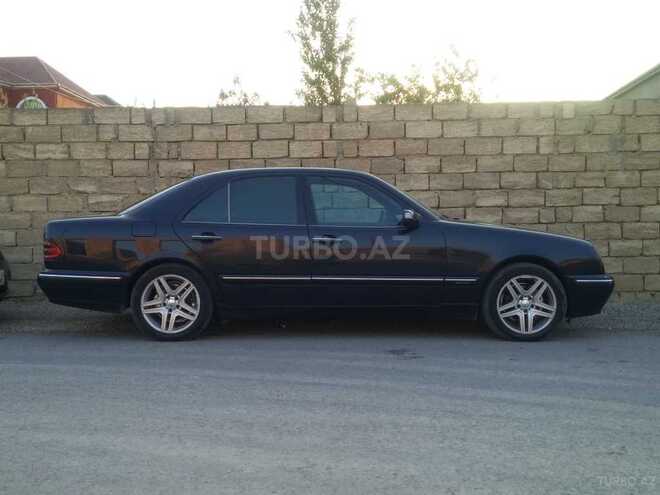 Mercedes E 220 2001, 343,000 km - 2.2 l - Bakı