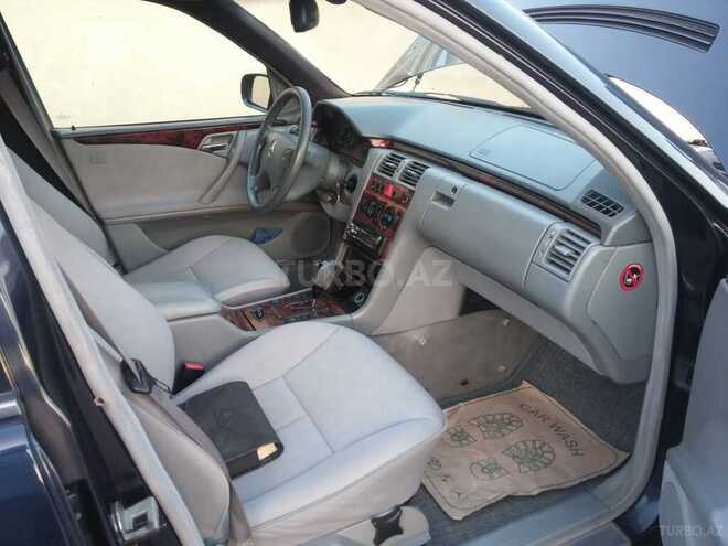 Mercedes E 220 2001, 343,000 km - 2.2 l - Bakı