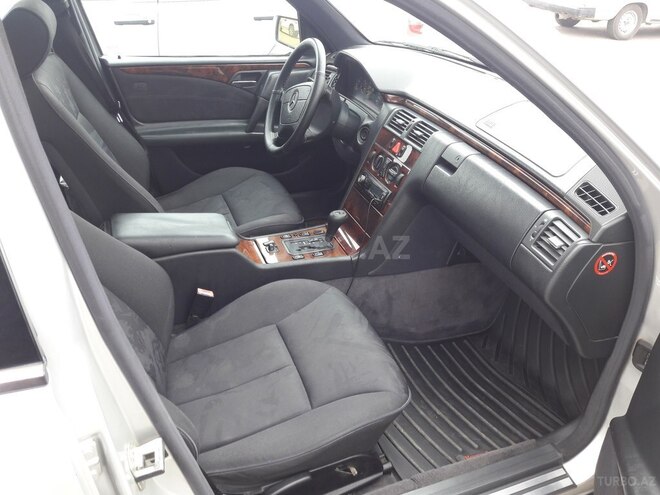 Mercedes E 240 1998, 320,000 km - 2.4 l - Sumqayıt