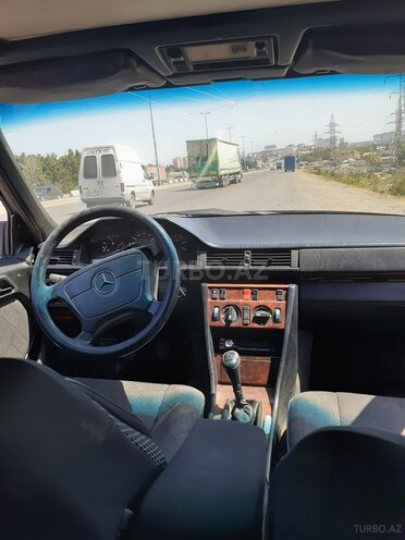 Mercedes E 250 1995, 222,222 km - 2.5 l - Bakı