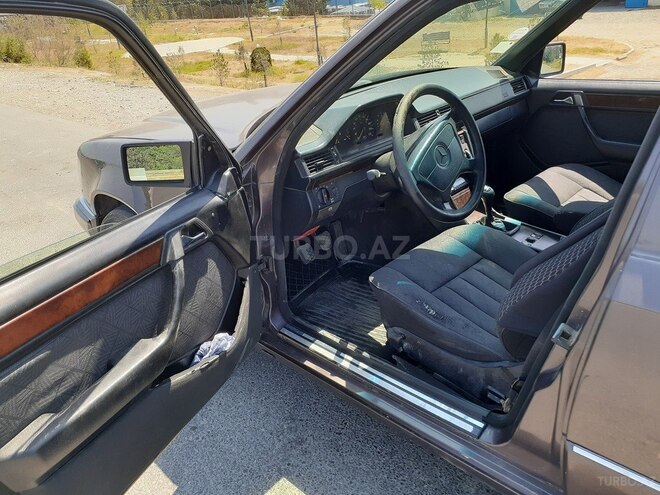 Mercedes E 250 1995, 222,222 km - 2.5 l - Bakı