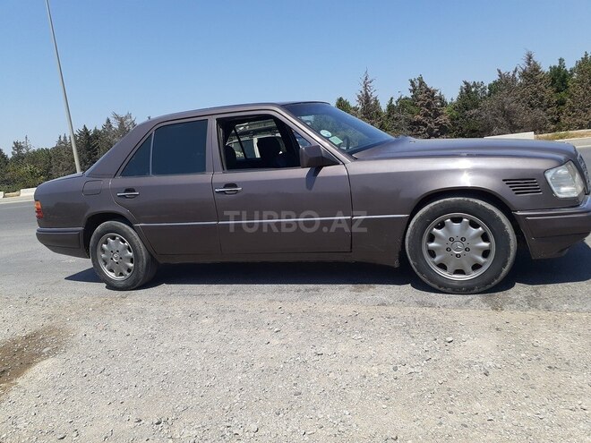 Mercedes E 250 1995, 222,222 km - 2.5 l - Bakı