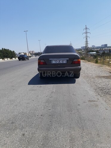Mercedes E 250 1995, 222,222 km - 2.5 l - Bakı