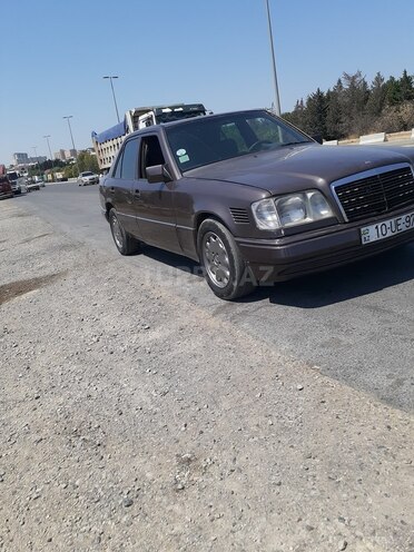 Mercedes E 250 1995, 222,222 km - 2.5 l - Bakı
