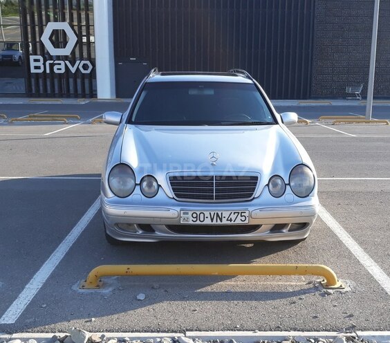 Mercedes E 220 2001, 325,000 km - 2.2 l - Bakı