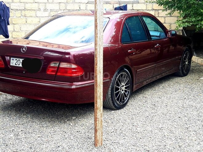 Mercedes E 260 2000, 11,507 km - 2.6 l - Gəncə