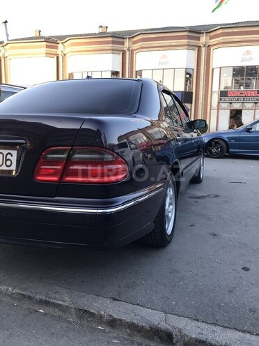 Mercedes E 280 2000, 241,444 km - 2.8 л - Bakı