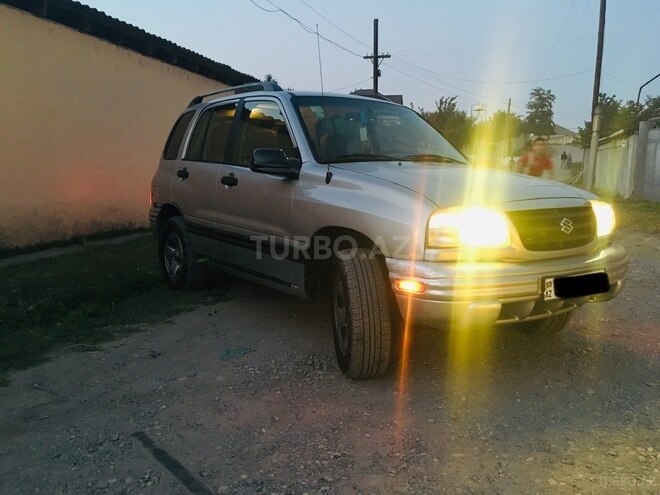 Suzuki Grand Vitara 2002, 264,177 km - 2.0 л - Quba