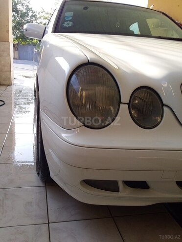 Mercedes E 270 2000, 305,122 km - 2.7 l - Bakı