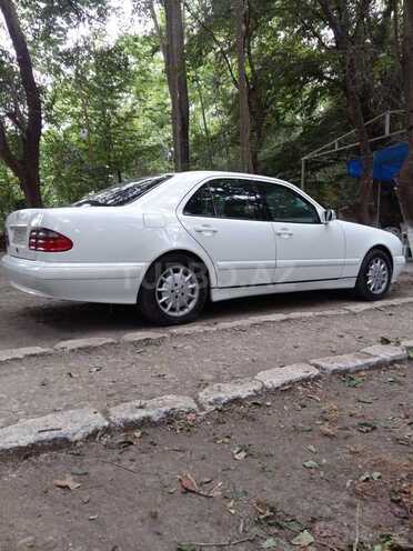 Mercedes E 270 2000, 305,122 km - 2.7 l - Bakı