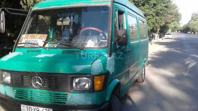 Mercedes 208 D 1993, 500,000 km - 2.3 l - Salyan