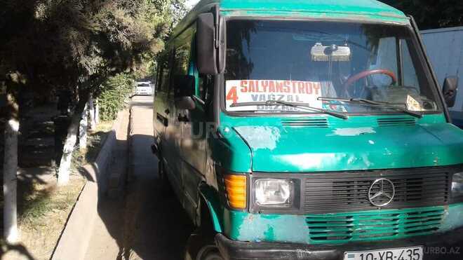 Mercedes 208 D 1993, 500,000 km - 2.3 l - Salyan