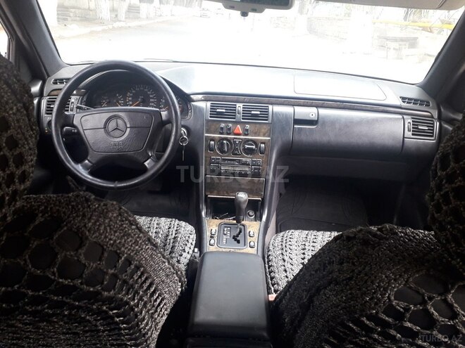 Mercedes E 230 1996, 210,000 km - 2.3 l - Sumqayıt