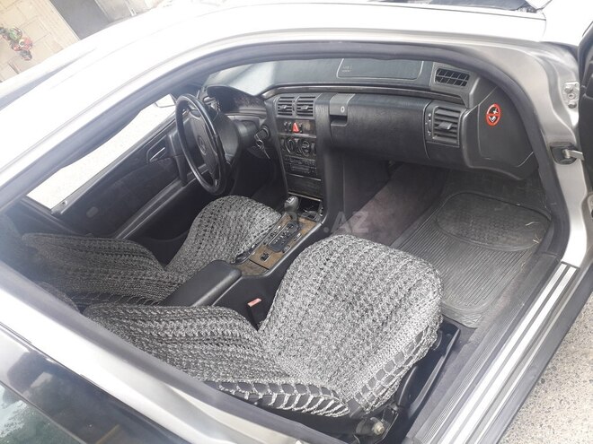 Mercedes E 230 1996, 210,000 km - 2.3 l - Sumqayıt