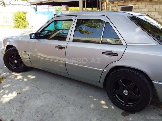 Mercedes E 300 1991, 528,254 km - 3.0 l - Beyləqan