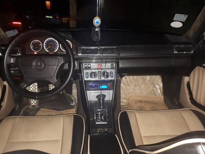 Mercedes E 220 1995, 410,000 km - 2.2 l - Bakı