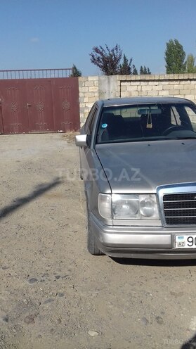 Mercedes  1992, 326,000 km - 2.0 l - Masallı