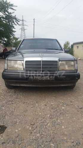 Mercedes E 200 1993, 344,000 km - 2.0 l - Quba