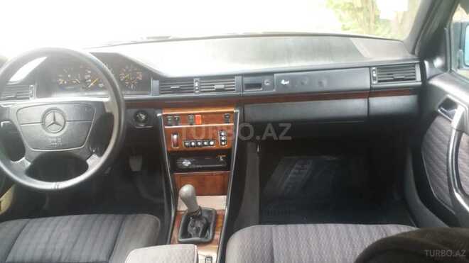 Mercedes E 200 1993, 344,000 km - 2.0 l - Quba
