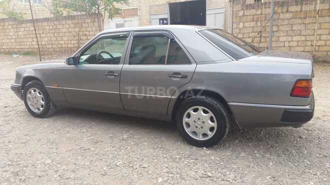 Mercedes E 200 1993, 344,000 km - 2.0 l - Quba