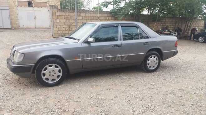 Mercedes E 200 1993, 344,000 km - 2.0 l - Quba