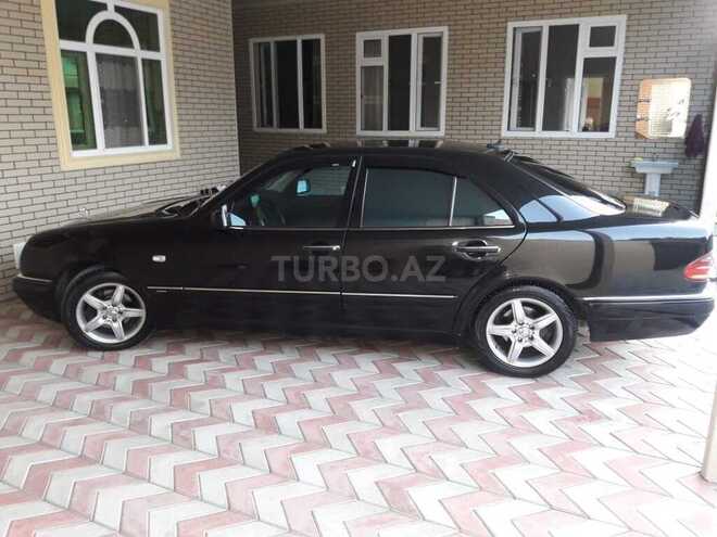 Mercedes E 240 2000, 267,358 km - 2.4 л - Şəki