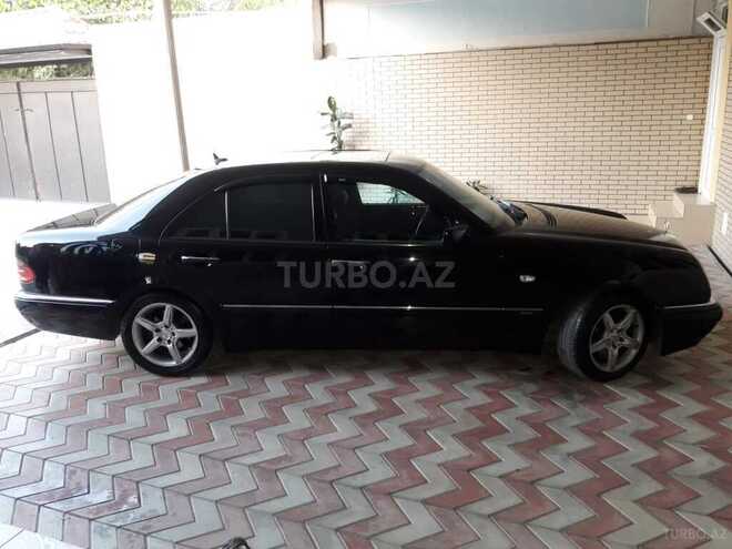 Mercedes E 240 2000, 267,358 km - 2.4 л - Şəki