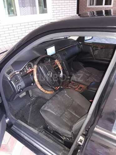 Mercedes E 240 2000, 267,358 km - 2.4 л - Şəki