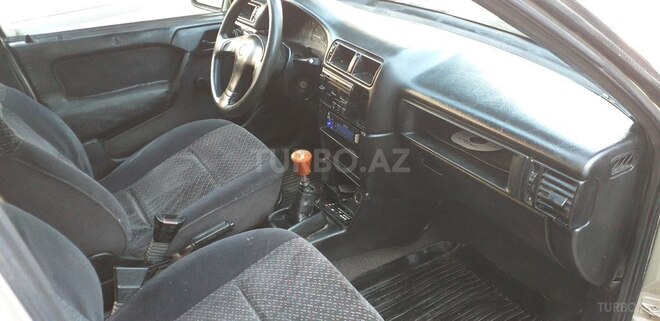 Opel Vectra 1993, 318,500 km - 1.8 l - Bakı