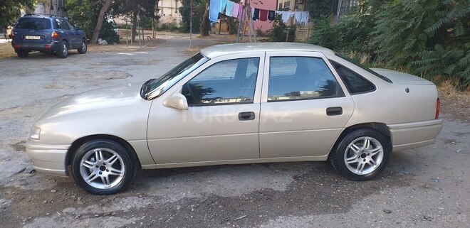 Opel Vectra 1993, 318,500 km - 1.8 l - Bakı
