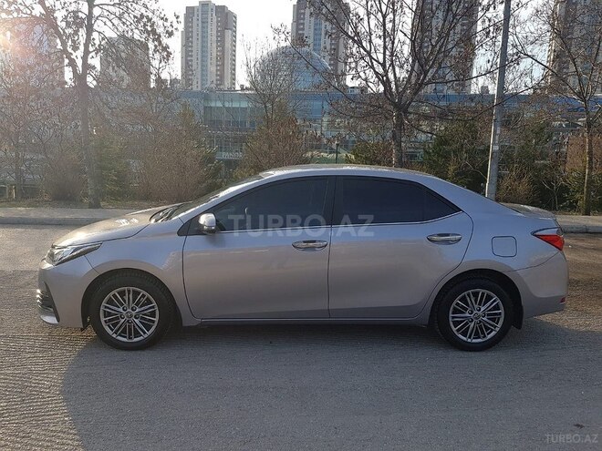 Toyota Corolla 2018, 13,900 km - 1.6 l - Bakı