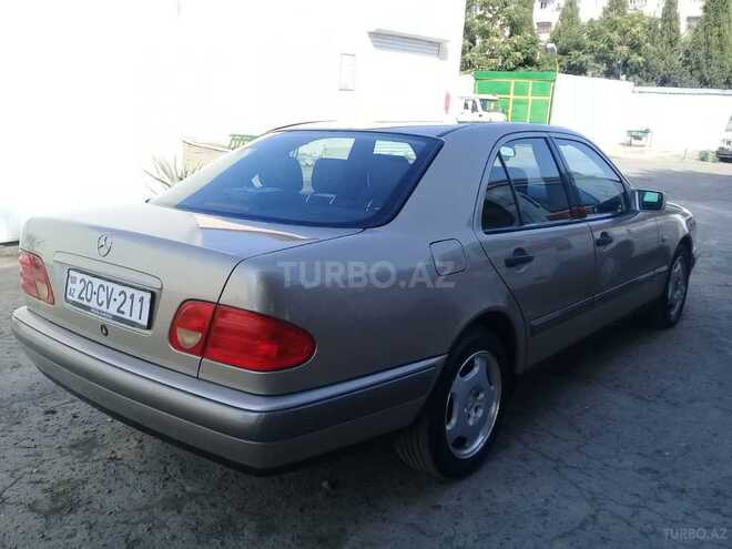 Mercedes E 200 1999, 195,000 km - 2.0 l - Gəncə