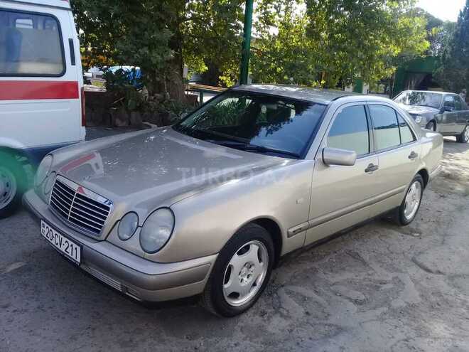 Mercedes E 200 1999, 195,000 km - 2.0 l - Gəncə