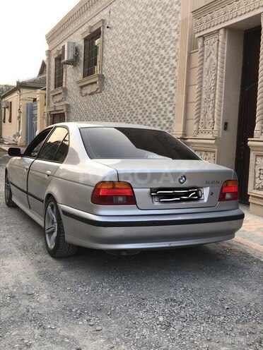 BMW 525 2000, 240,000 km - 2.5 л - Yevlax