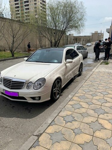 Mercedes E 320 2003, 249,000 km - 3.2 l - Bakı