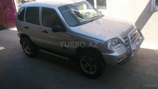 Chevrolet Niva 2005, 247,000 km - 1.7 л - Qusar