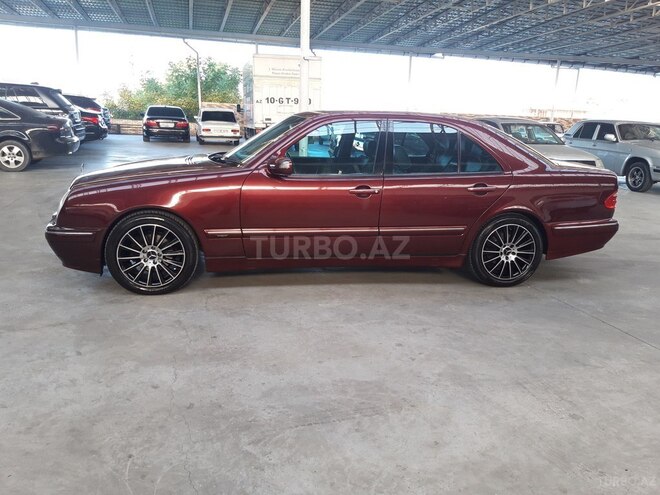 Mercedes E 240 2000, 150,710 km - 2.4 l - Gəncə
