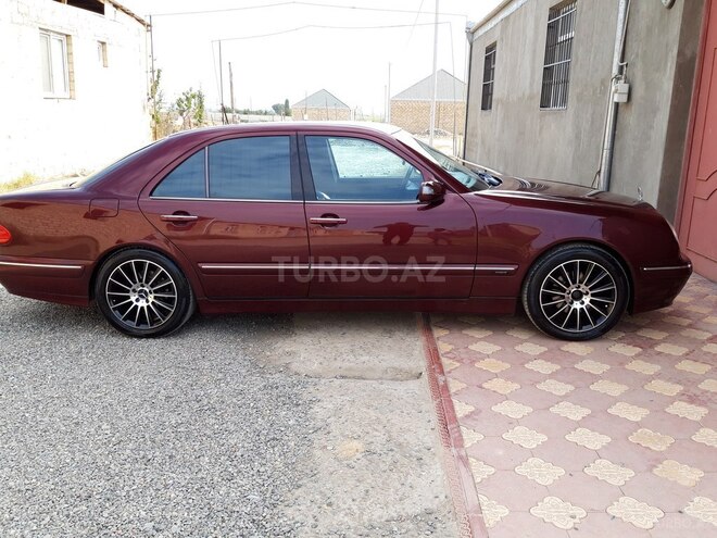 Mercedes E 240 2000, 150,710 km - 2.4 l - Gəncə