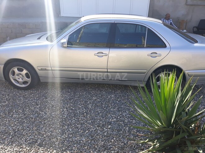 Mercedes E 220 1999, 324,000 km - 2.2 л - Bakı