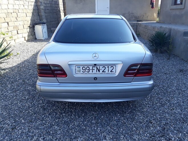 Mercedes E 220 1999, 324,000 km - 2.2 л - Bakı