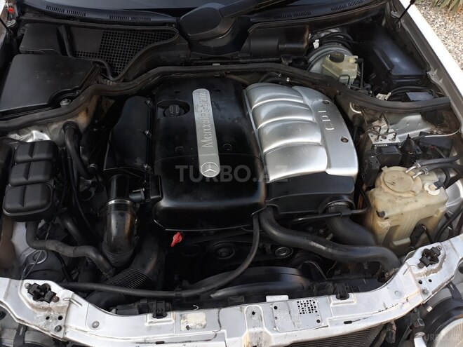 Mercedes E 220 1999, 324,000 km - 2.2 л - Bakı