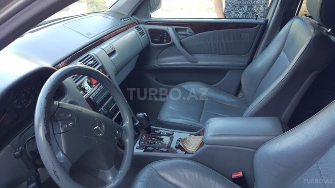 Mercedes E 320 2001, 406,930 km - 3.2 l - Xudat