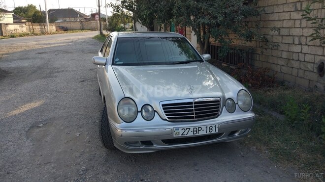 Mercedes E 320 2001, 406,930 km - 3.2 l - Xudat