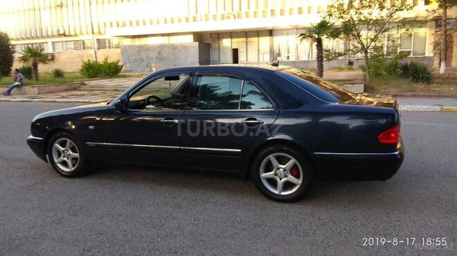 Mercedes E 240 1999, 245,000 km - 2.4 l - Sumqayıt