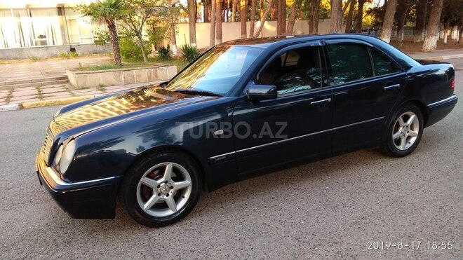 Mercedes E 240 1999, 245,000 km - 2.4 l - Sumqayıt