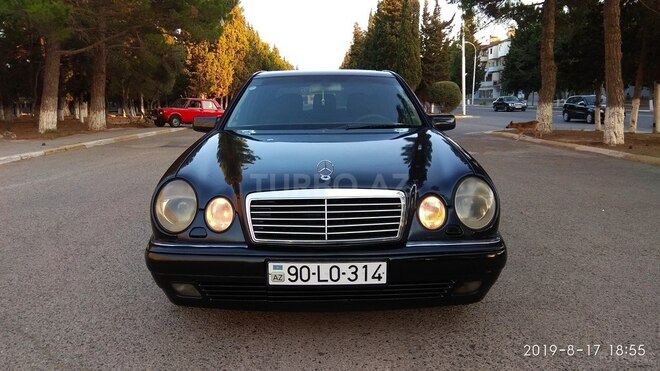 Mercedes E 240 1999, 245,000 km - 2.4 l - Sumqayıt